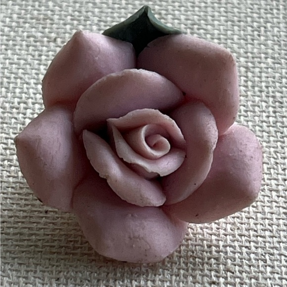 Jewelry - Pink Rose Shaped Brooch